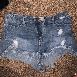 HOLLISTER JEAN SHORTS